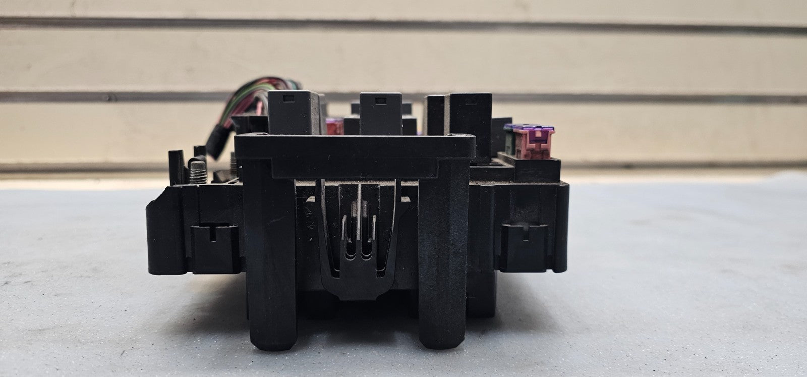🔥06-07 HUMMER H3 FRONT ENGINE COMPARTMENT FUSE RELAY JUNCTION BOX OEM