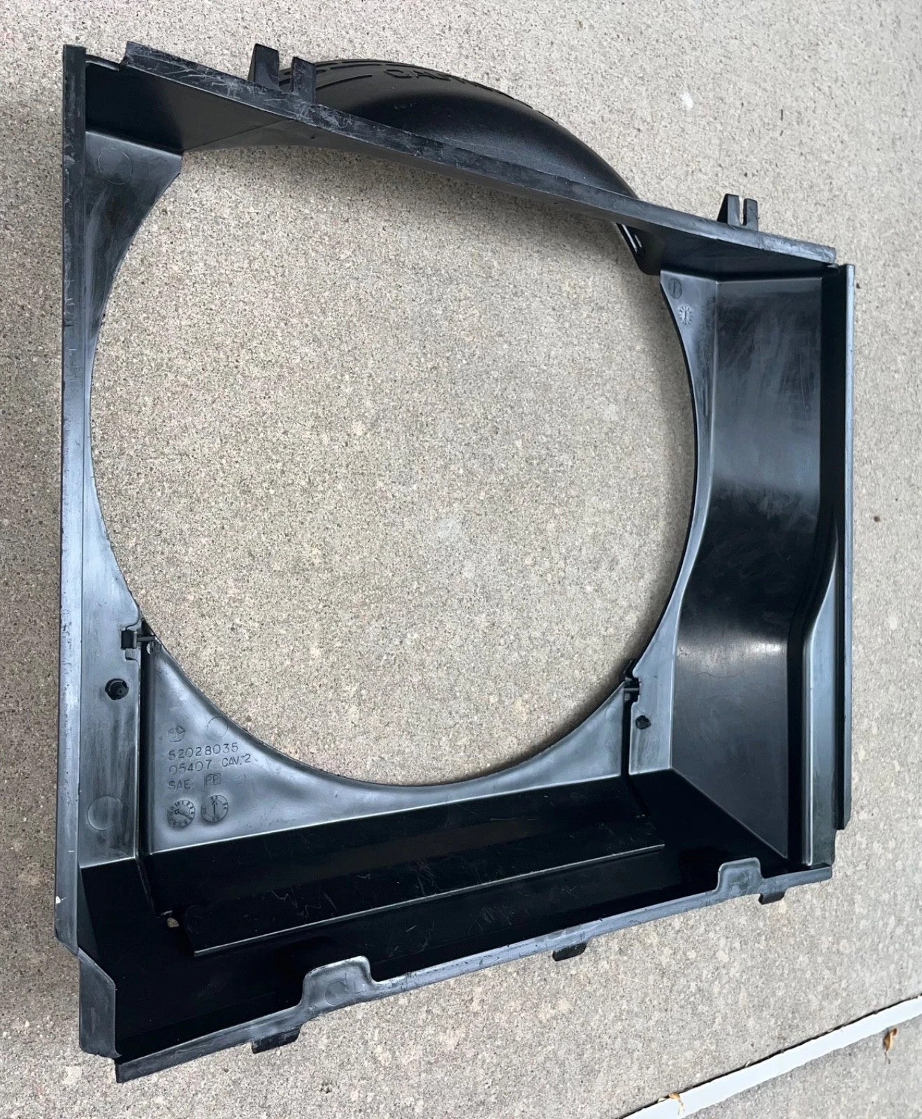 🔥93-98 Jeep Grand Cherokee ZJ Cooling Fan Radiator Shroud 5.2 V8 OEM