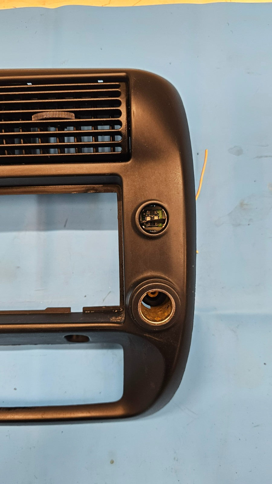🔥95-10 Ranger Explorer Center Dash Radio Stereo Display Bezel Panel Black B2