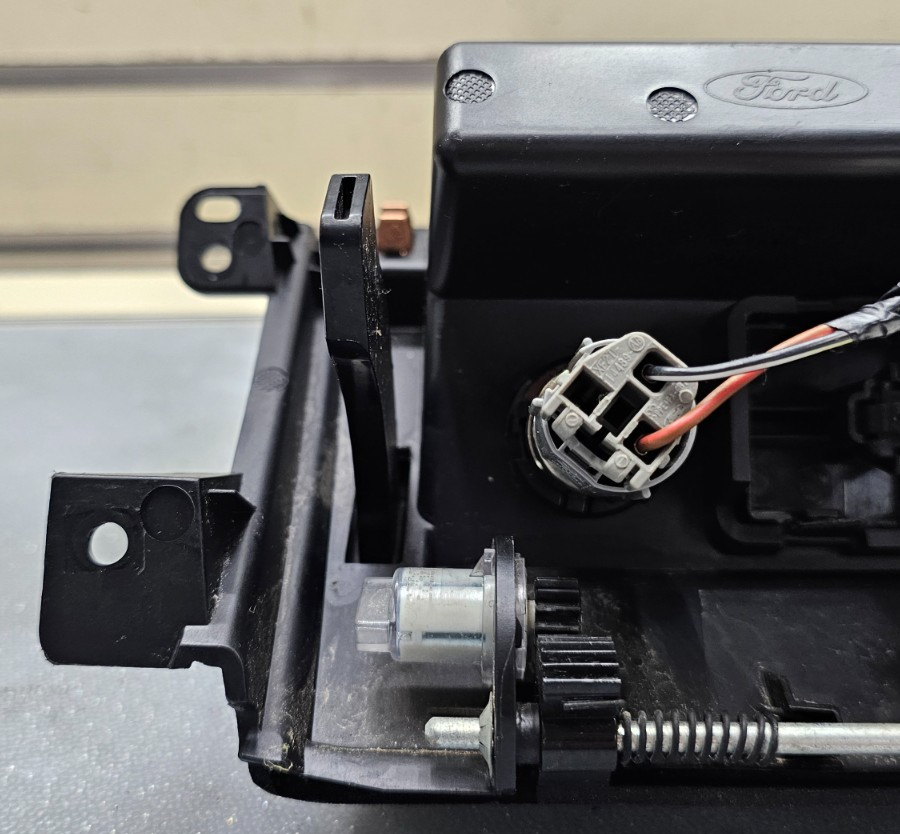 🔥12–14 Ford F-150 Lower Dash Storage Bin USB AUX LINE IN Ports