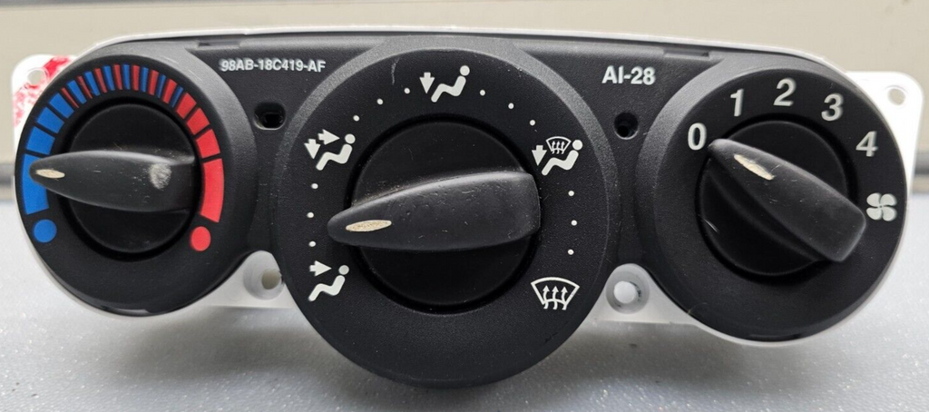 🔥00-07 Ford Focus Dash A/C Heater Climate Control Temperature Conditioner OEM