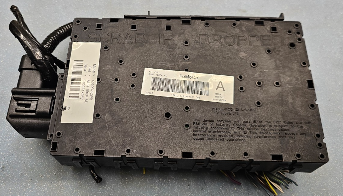 🔥09-12 Ford Escape Mercury Mariner Interior Cabin Fuse Box Relay Block Junction