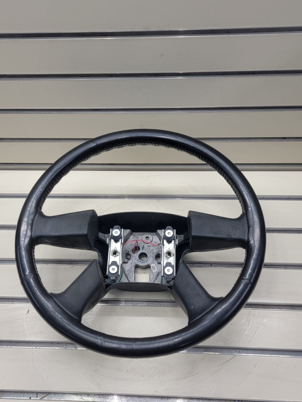🔥03-06 SILVERADO SIERRA YUKON TAHOE SUBURBAN STEERING WHEEL LEATHER BLACK