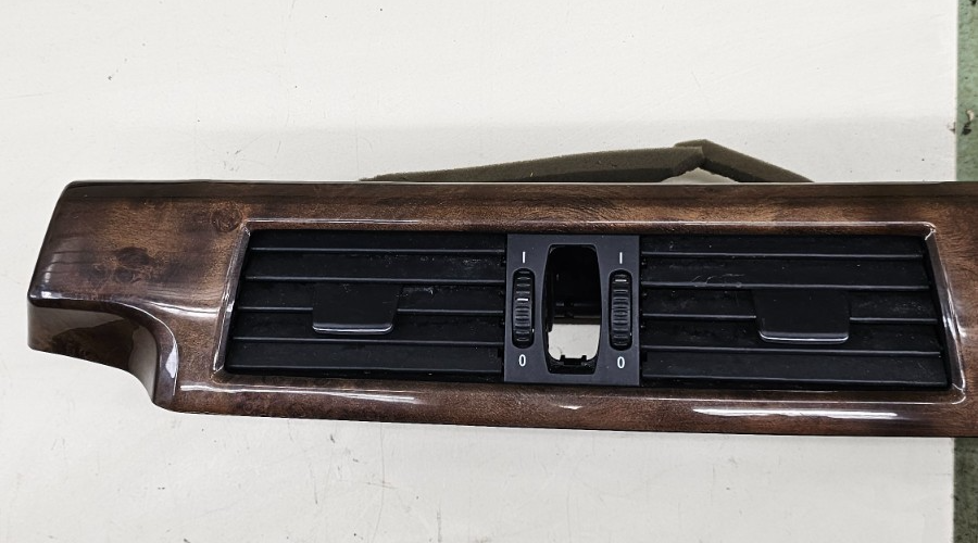 04-10 BMW 525i 528i Dash Center AC Air Vent Heater Grille Trim Panel Bezel Wood