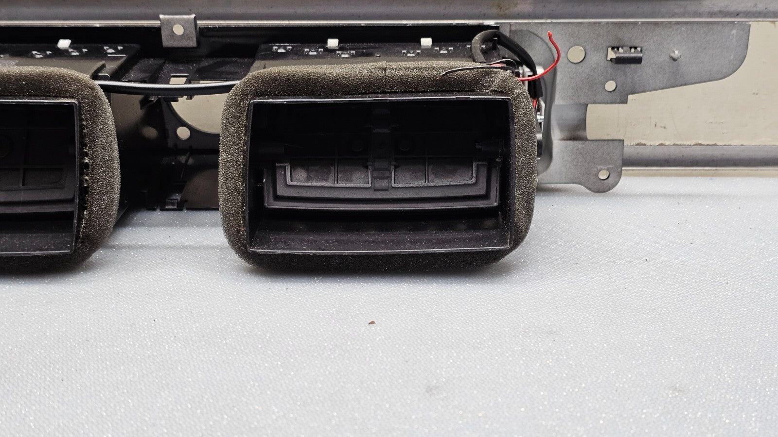 🔥04-09 Jaguar XJ8 Center Dash AC Heater Air Vent Conditioning Bezel Black OEM