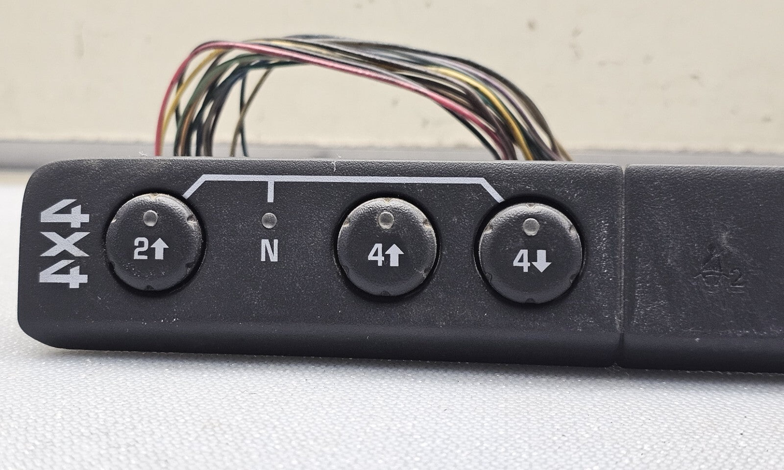 🔥04-12 Chevy Colorado GMC Canyon 4x4 4WD Switch Radio Bezel Dash Trim Panel OEM