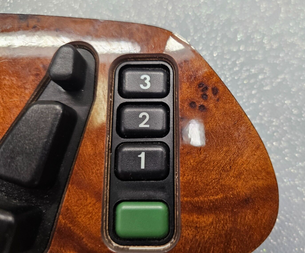 97-03 MERCEDES CLK320 CLK430 CLK55 FRONT RIGHT PASSENGER SEAT ADJUSTMENT SWITCH