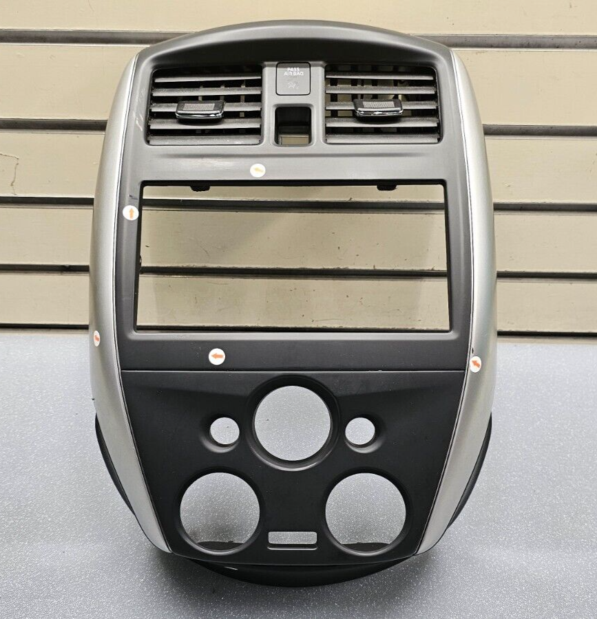 15-19 Versa Note Dash AM FM Radio Stereo Display Bezel climate Trim Silver/Black