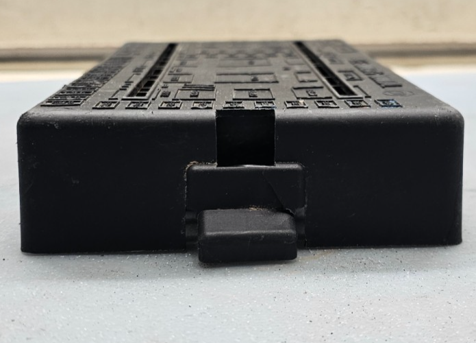 🔥99-07 Ford F250 F350 F450 Expedition Exterior Fuse Box Cover Relay Box Cover