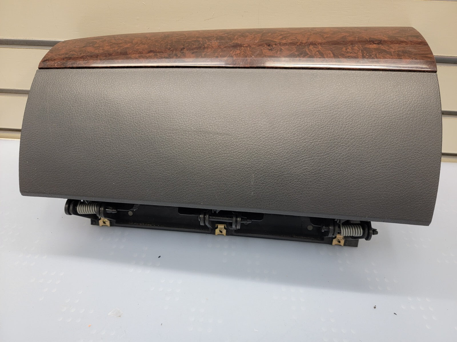 🔥08-10 Chrysler Town Country Upper Glove Box Dash Storage Door Lid Compartment