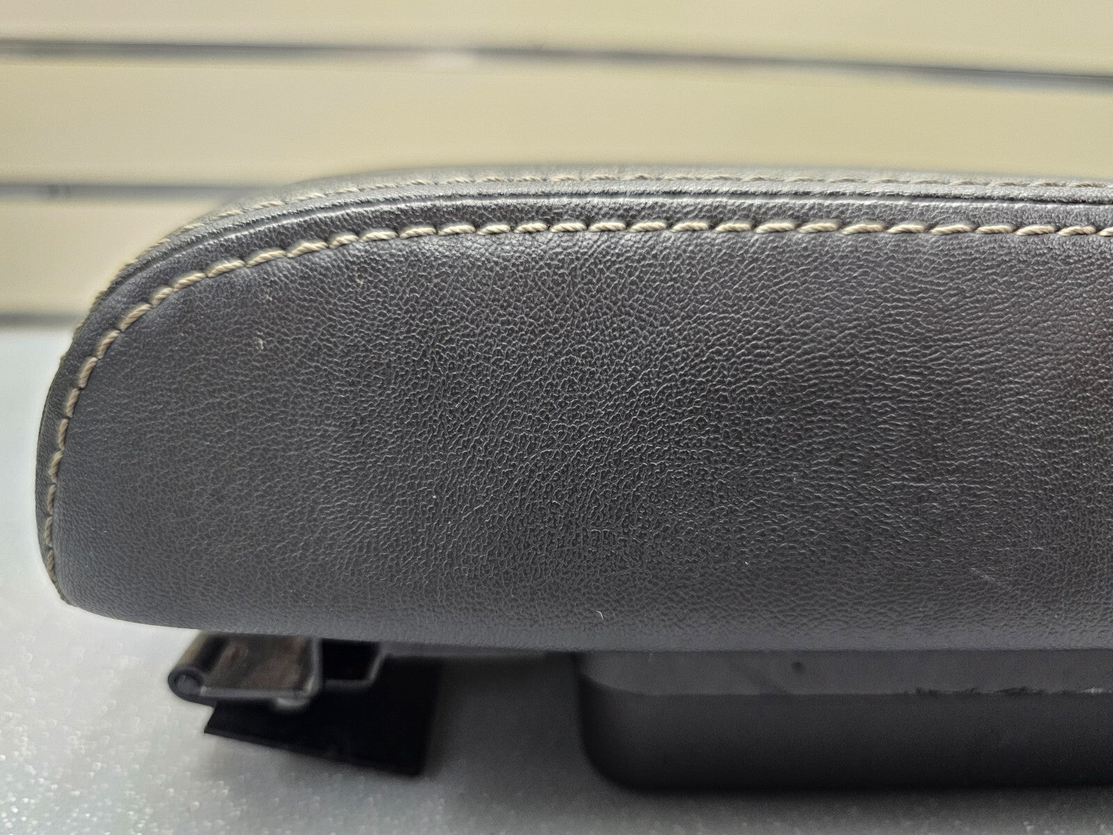 10-12 Fusion Milan Front Center Console Lid Armrest Cover Top Pad Assembly Black
