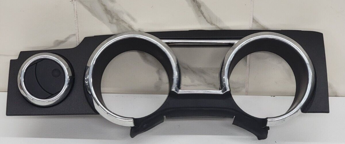 🔥05-09 Mustang Dash Instrument Cluster Bezel Speedometer Trim Chrome/Black C32