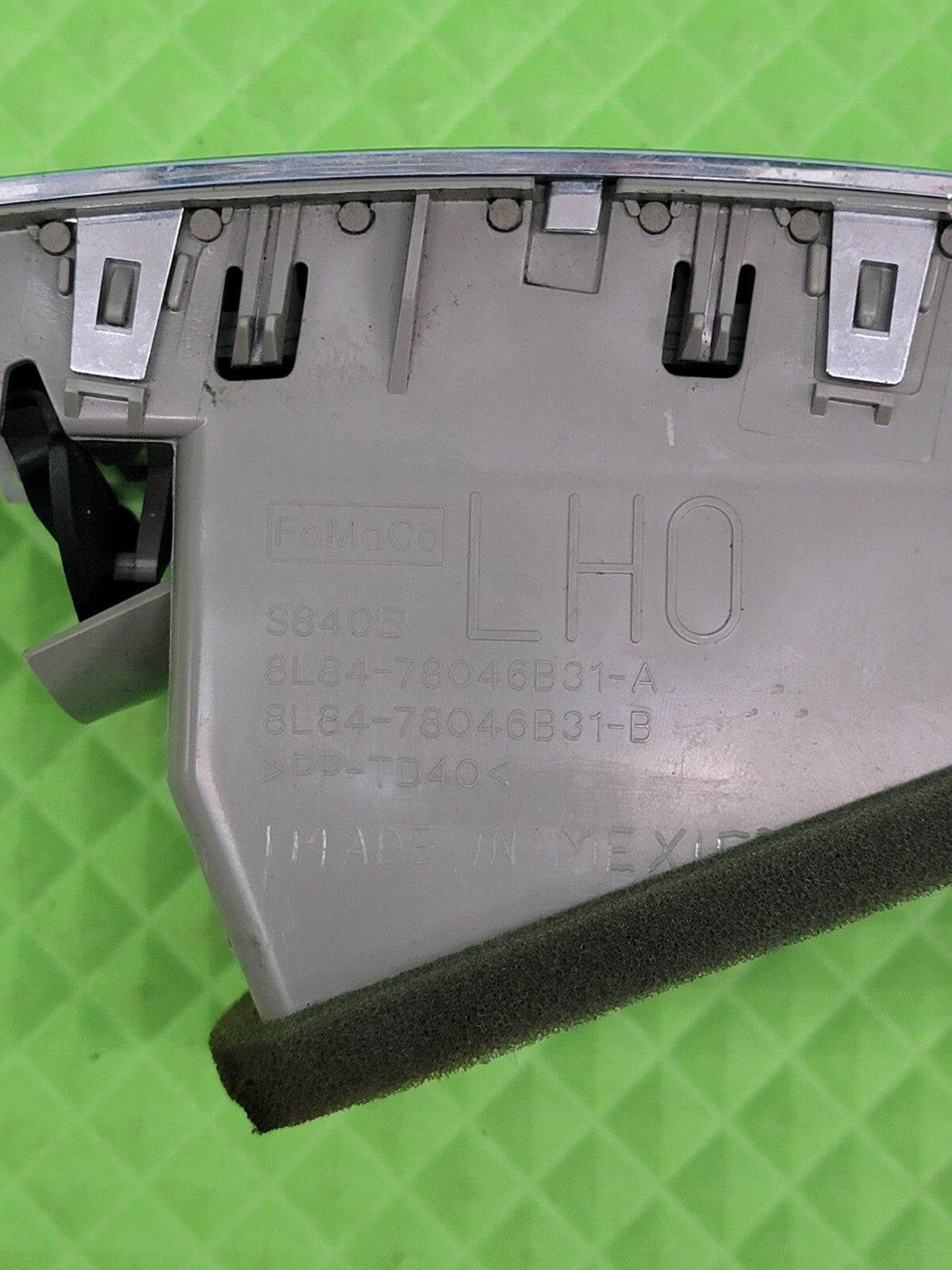 🔥2008-2012 Ford Escape Driver Left Front Air Dash Vent TAN VT9