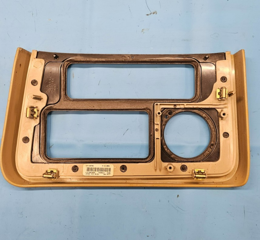 🔥02-06 Cadillac Escalade Radio Dash Trim Bezel with Clock  Tan/woodgrain