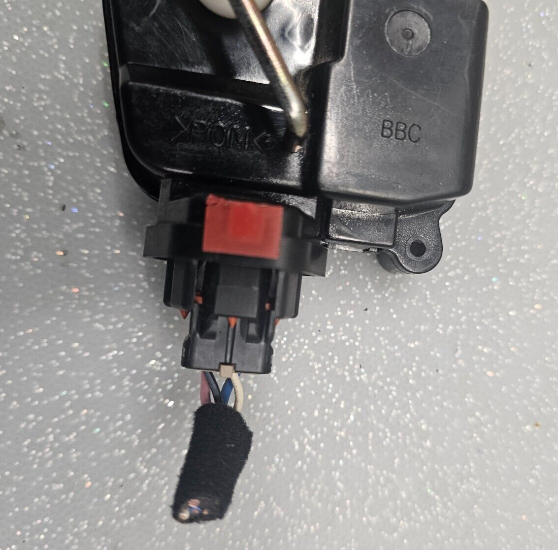 06-14 kia Sedona 07-08 Hyundai Entourage TAILGATE TRUNK HATCH LATCH ACTUATOR OEM