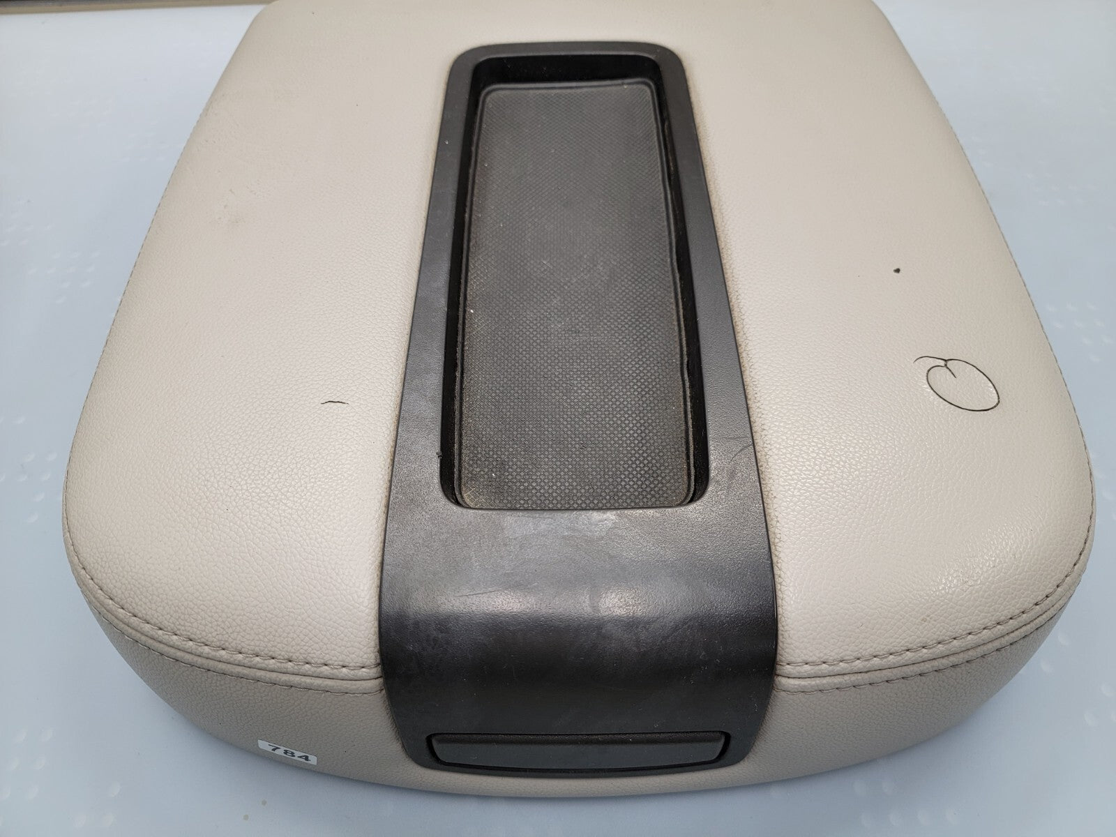 🔥07-13 Chevy Tahoe, Suburban, Yukon Leather Console Lid Armrest Cover gray JS5