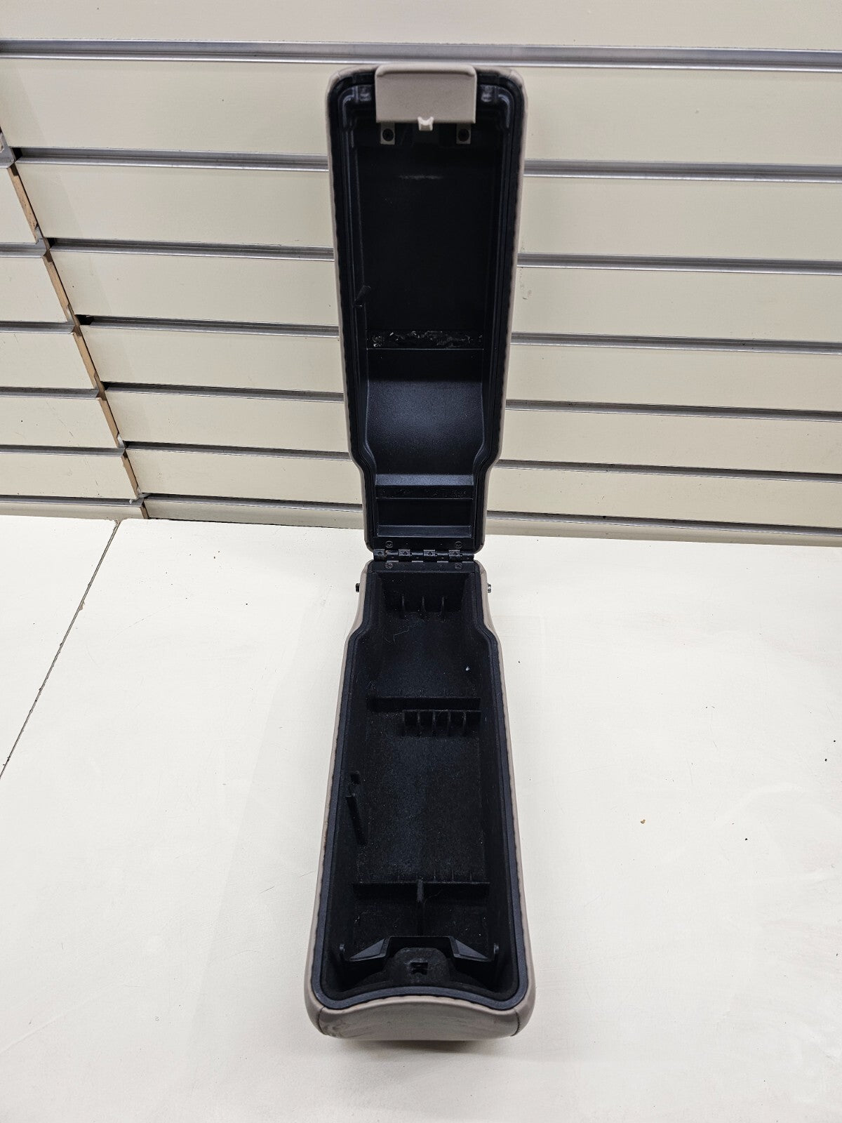 🔥95-03 Buick Park Avenue Front Center Console Arm Rest Lid Storage Leather Tan