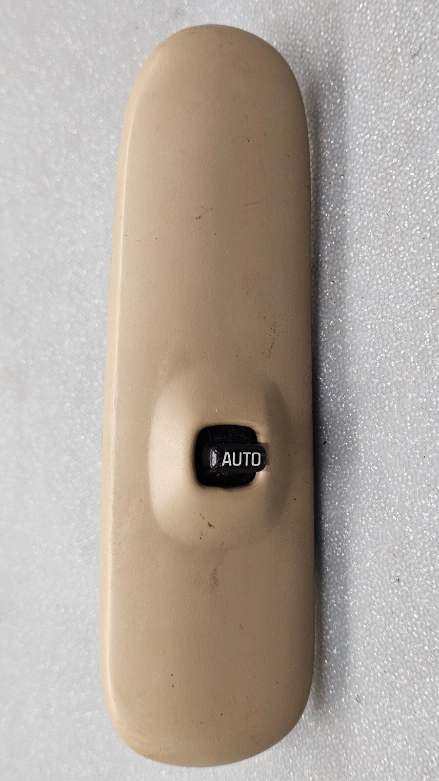 00-05 Buick Lesabre Front Right Passenger Power Door Window Switch Assembly Tan