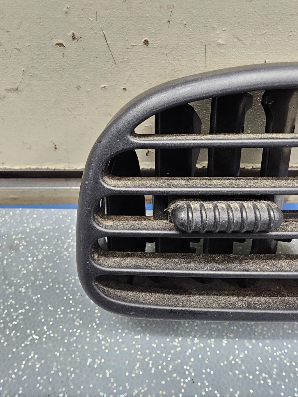 98-01 Dodge Ram Dash Right Passenger Heater Climate Air Vent Filter Conditioner