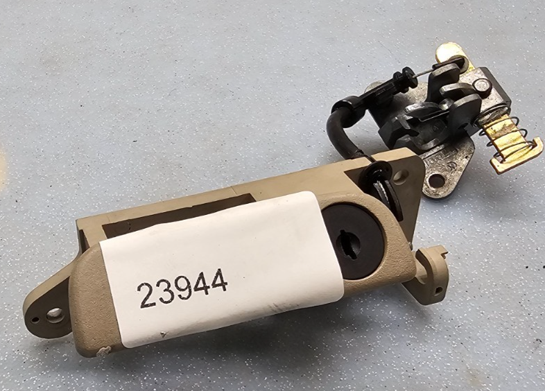 🔥00-05 DEVILLE GLOVE STORAGE COMPARTMENT BOX LATCH LOCK HANDLE ASSEMBLY TAN