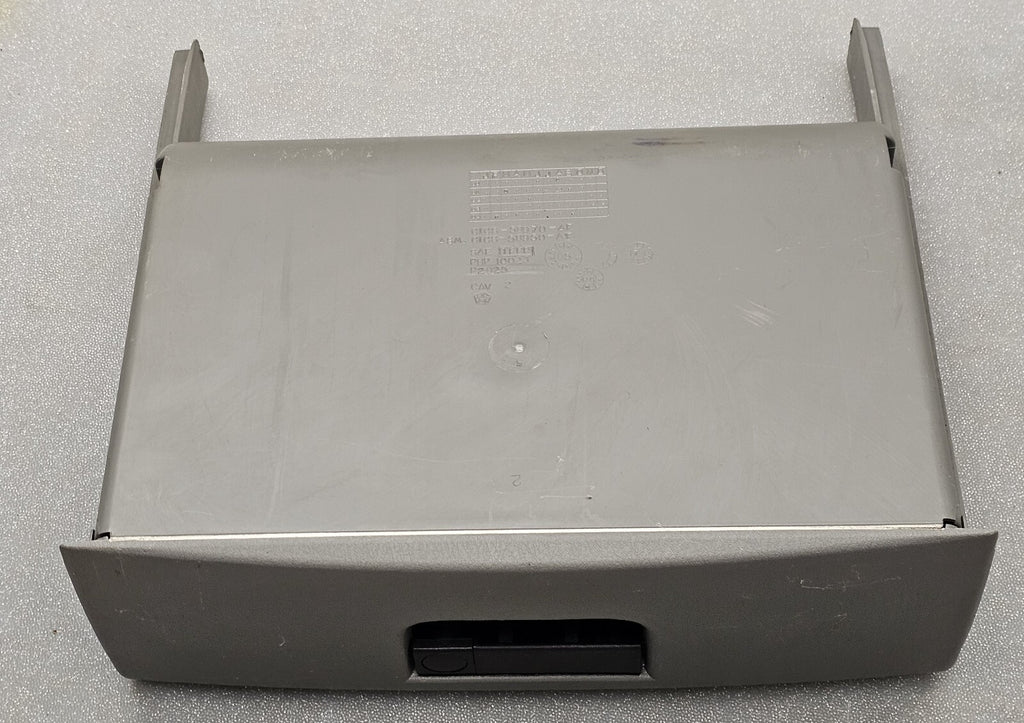 🔥01-07 CARAVAN TOWN COUNTRY DASH GLOVE BOX COMPARTMENT LID COVER ASSEMBLY GRAY