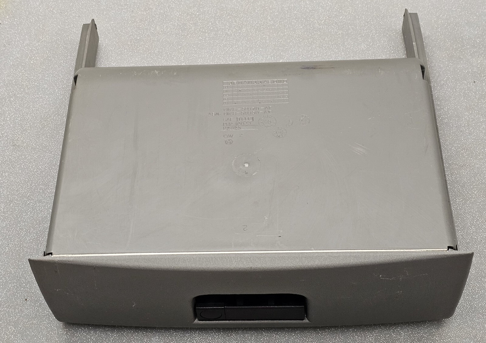 🔥01-07 CARAVAN TOWN COUNTRY DASH GLOVE BOX COMPARTMENT LID COVER ASSEMBLY GRAY