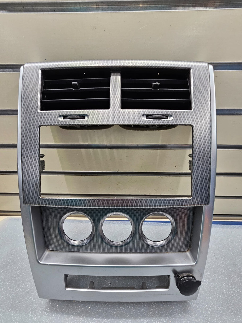🔥08-12 Jeep Liberty Center Dash Radio AC Control Air Vent Trim Bezel Silver OEM