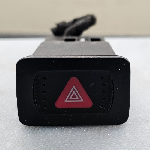 99-06 Golf Jetta Emergency Flasher Hazard Emergency Light Switch Assembly Black