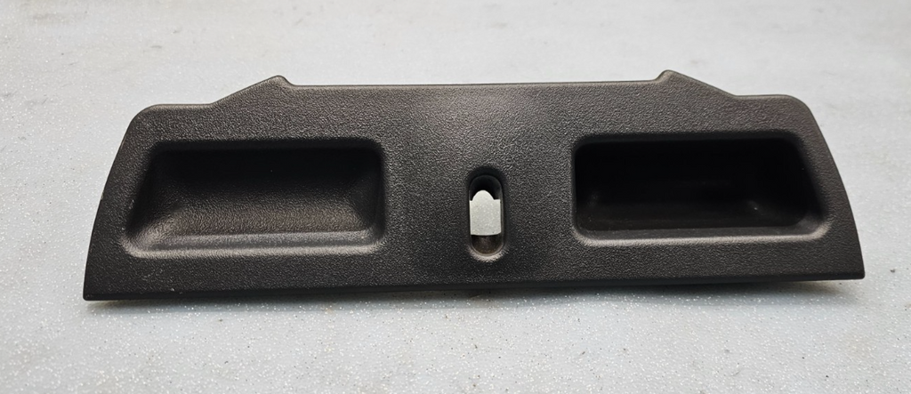 95-06 Silverado Sierra C/K 1500 2500 Center Console Jump Seat Lid Latch Assembly