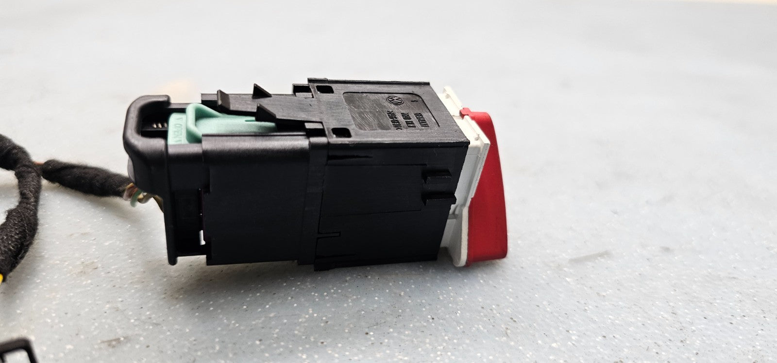 🔥05-10 VW Jetta Rabbit Hazard Button Switch GTI MK5 Genuine