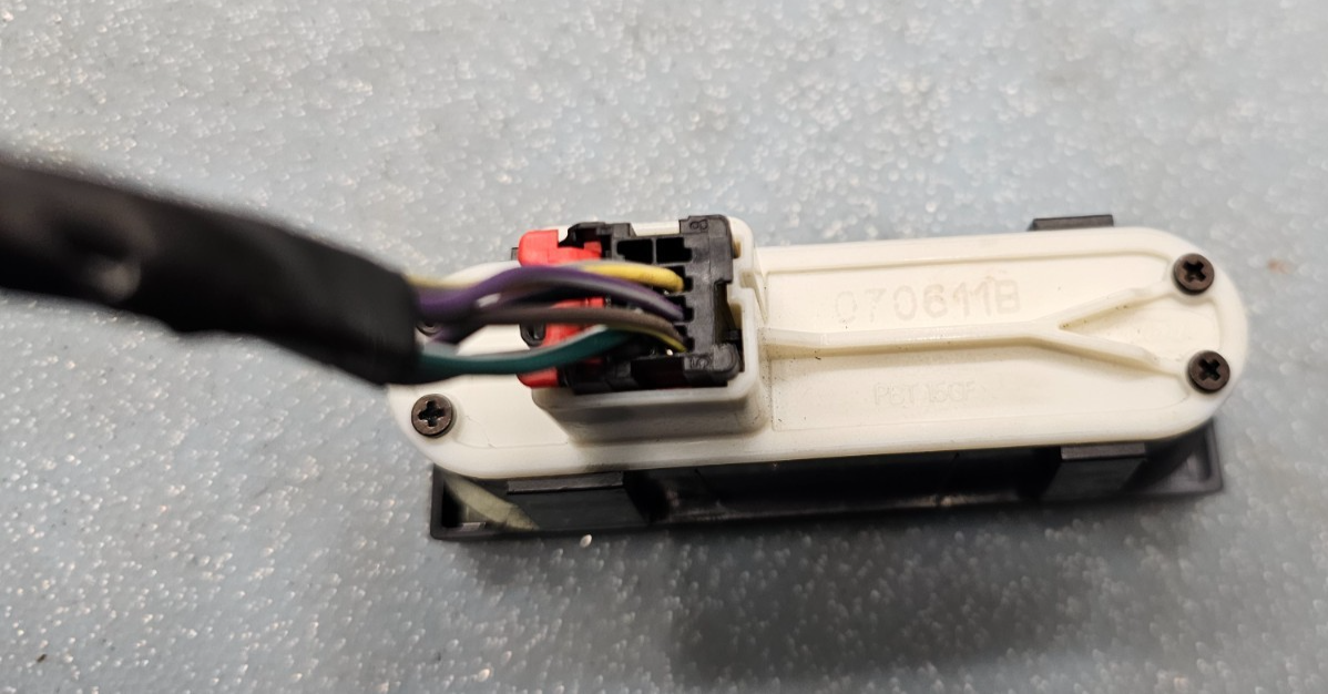 06-09 FUSION MERCURY MILAN CENTER DASH HAZARD BUTTON SWITCH PASS RADIO BEZEL