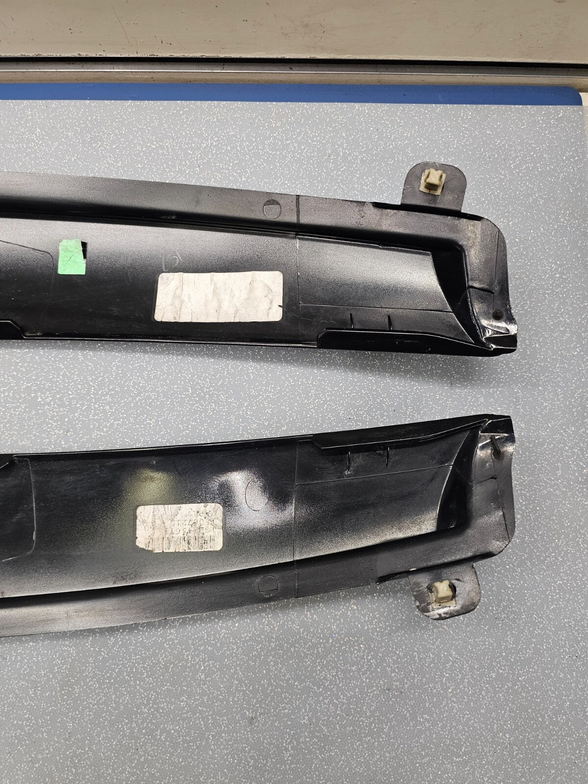 🔥2002-2009 Chevrolet TRAILBLAZER Rear Lift Gate Pillar Trim Molding BLACK SET 2