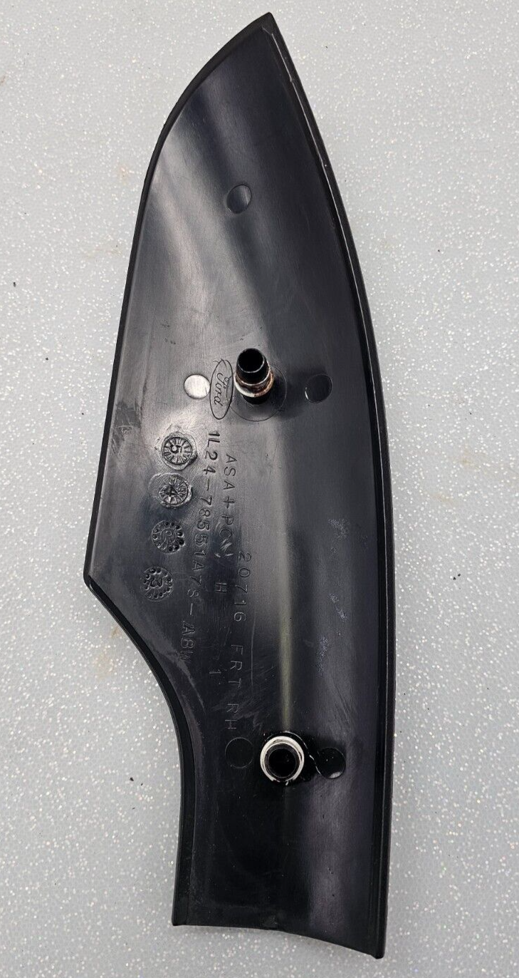 🔥02 -04 Ford Explorer—Right Front Roof Luggage Rack End Trim Cap