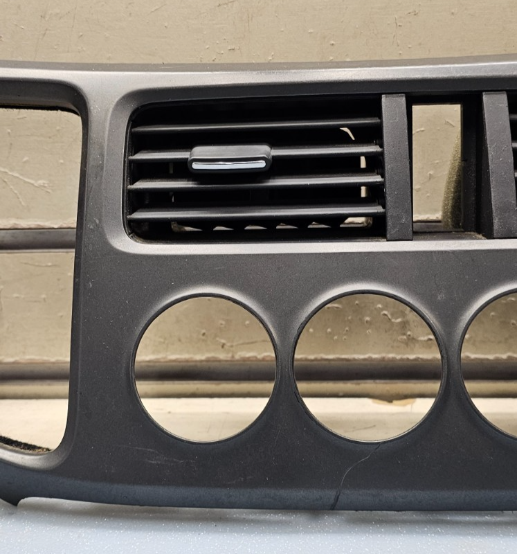 05-10 Honda Odyssey Center Dash Radio Climate Control Bezel Trim Panel Dark Gray