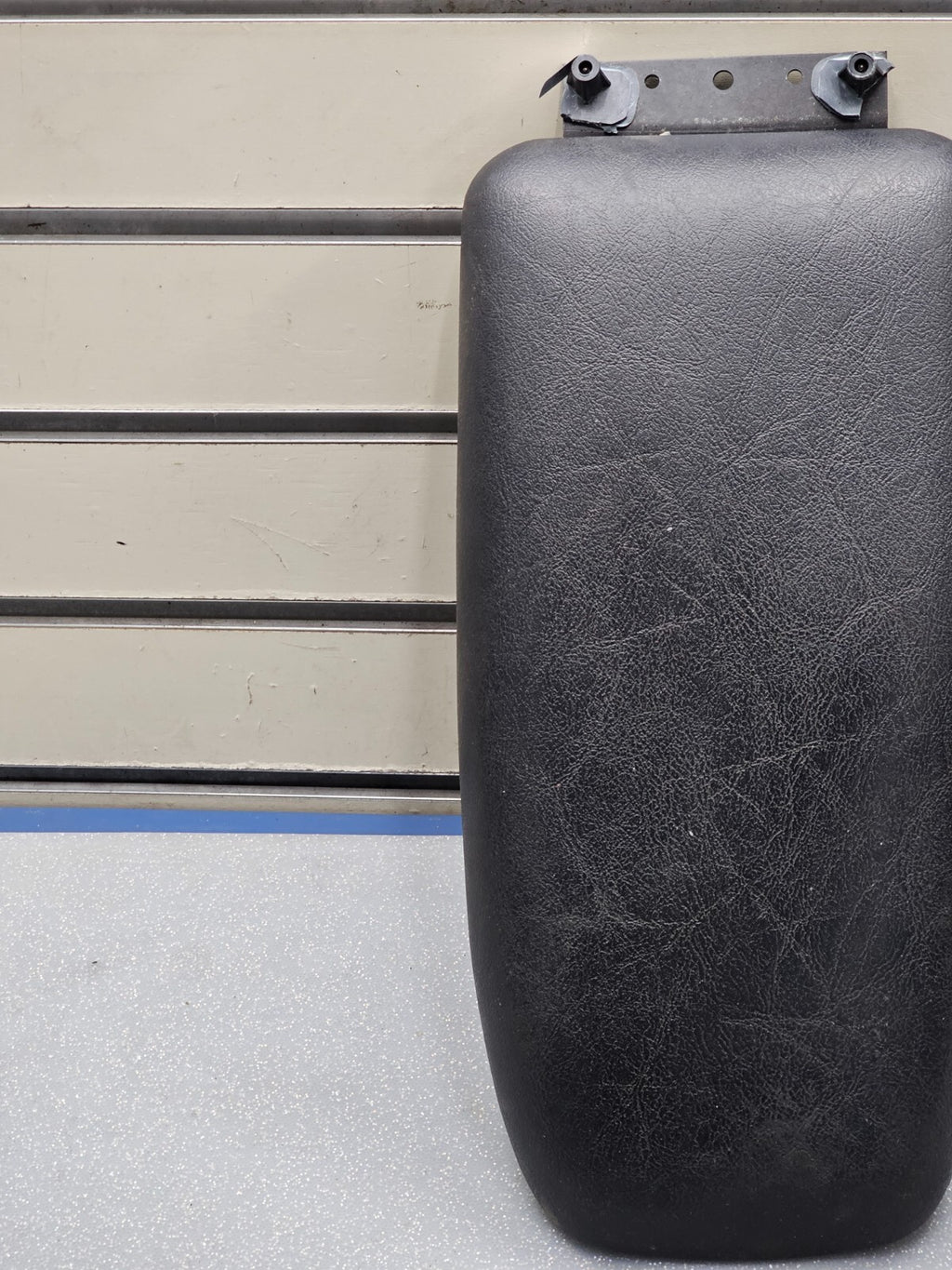 🔥01-05 SEBRING STRATUS Center Console Lid Armrest Storage Top Assembly Black