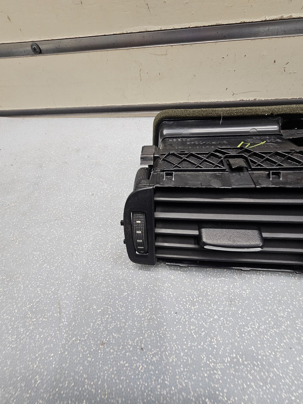11-14 VOLKSWAGEN VW JETTA CENTER DASH AC HEATER WARMER INTERIOR AIR VENT GRILLE