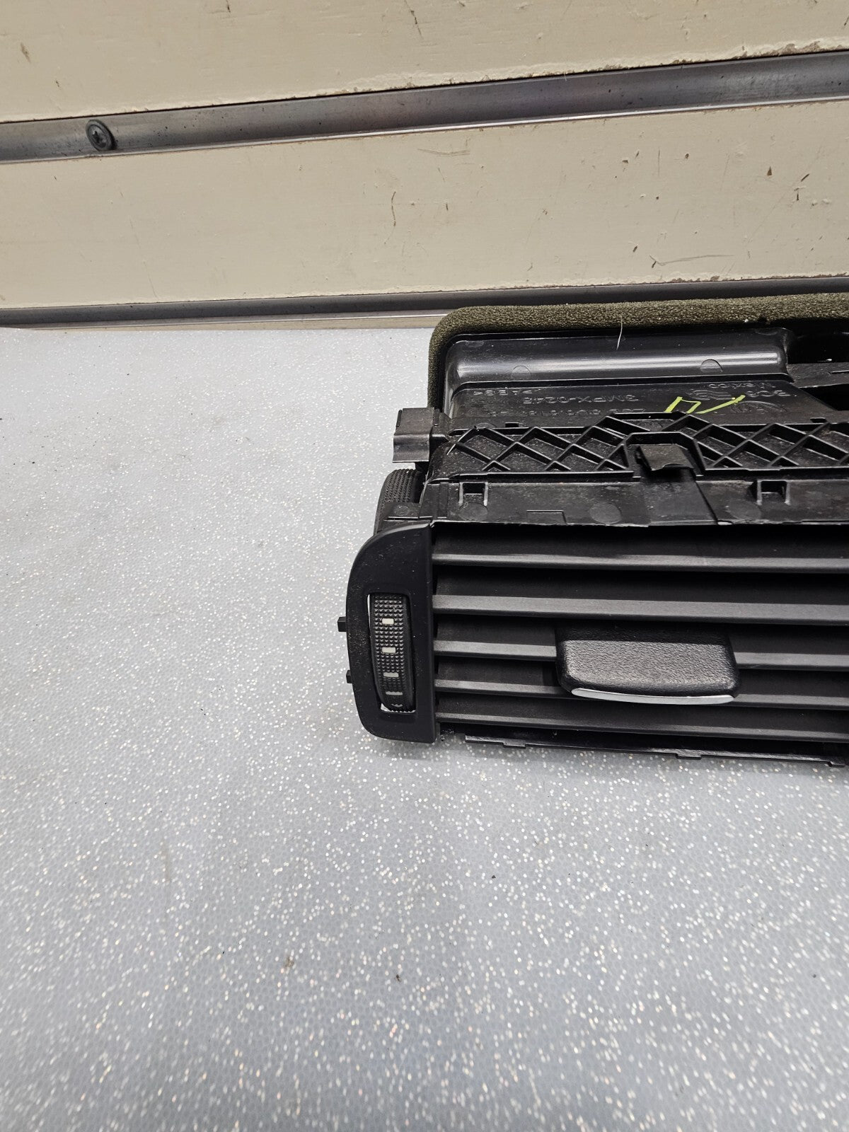 11-14 VOLKSWAGEN VW JETTA CENTER DASH AC HEATER WARMER INTERIOR AIR VENT GRILLE