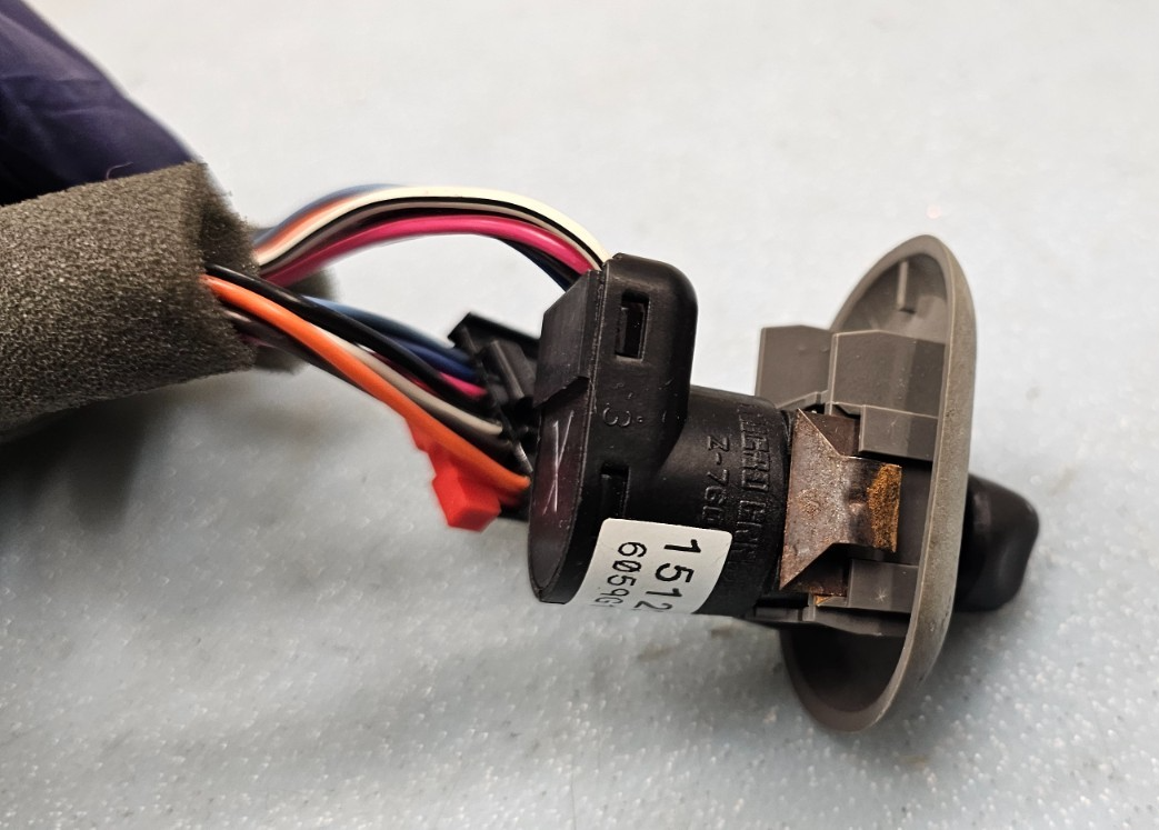 🔥02-09 TRAILBLAZER ENVOY BRAVADA LEFT DRIVER MIRROR DOOR CONTROL SWITCH GRAY