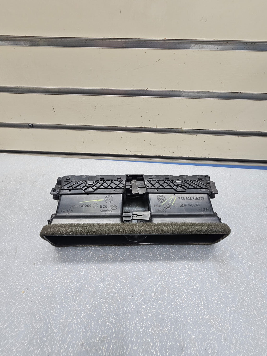 11-14 VOLKSWAGEN VW JETTA CENTER DASH AC HEATER WARMER INTERIOR AIR VENT GRILLE