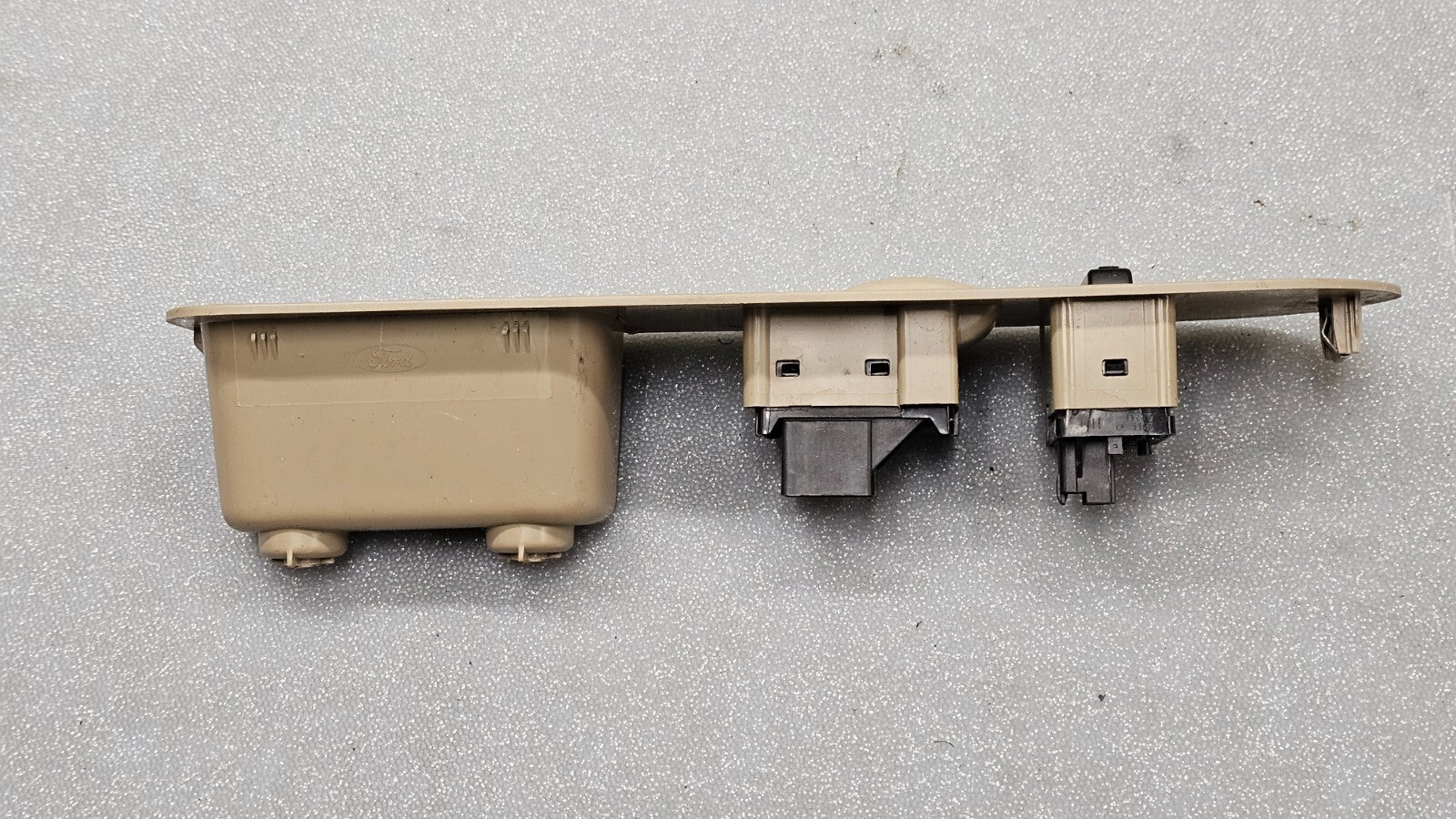 🔥05-07 Five hundred Montego Right Passenger Power Window Switch Tan
