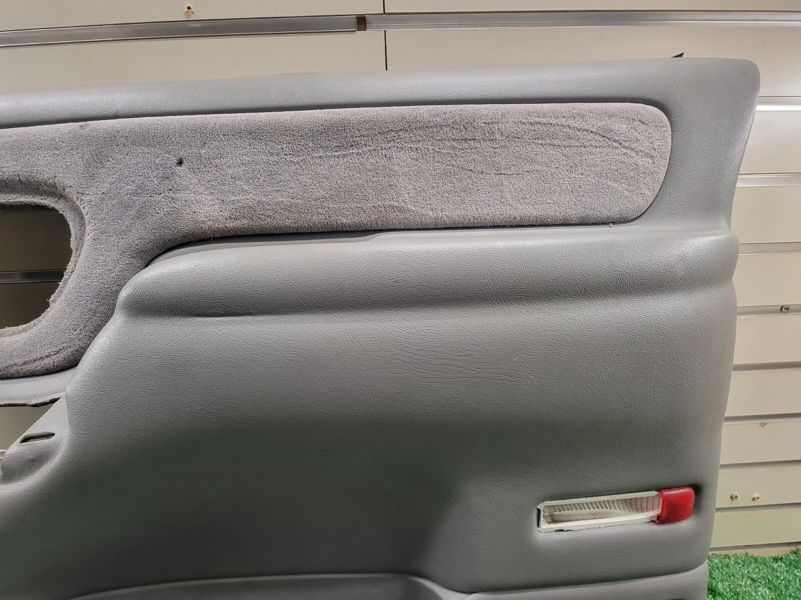 🔥95-99 Chevy GMC Silverado C/K DOOR PANEL Front Passenger Right Gray OEM D2