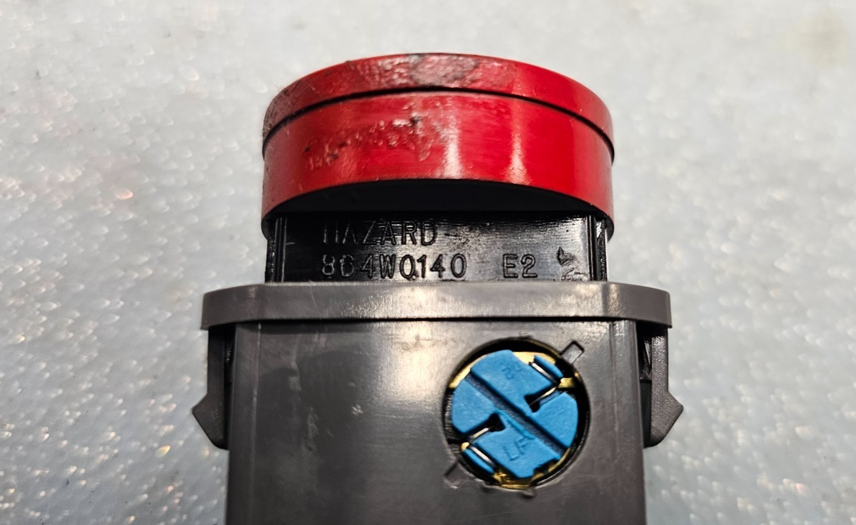 🔥2004-2008 CHEVROLET AVEO HAZARD EMERGENCY SWITCH CONTROL BUTTON OEM
