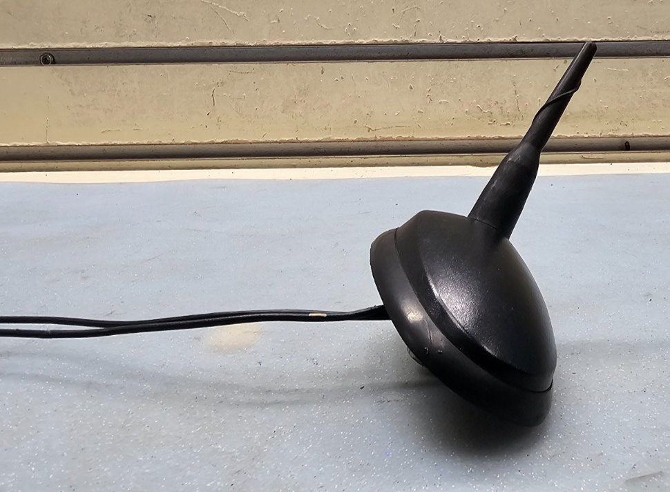 🔥2005 Pontiac G6 GPS AM FM Radio Stereo Display Antenna Mast