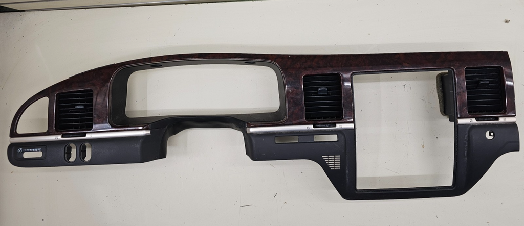 05-11 Lincoln Town Car Dash Speedometer Instrument Cluster Bezel Trim Panel Wood