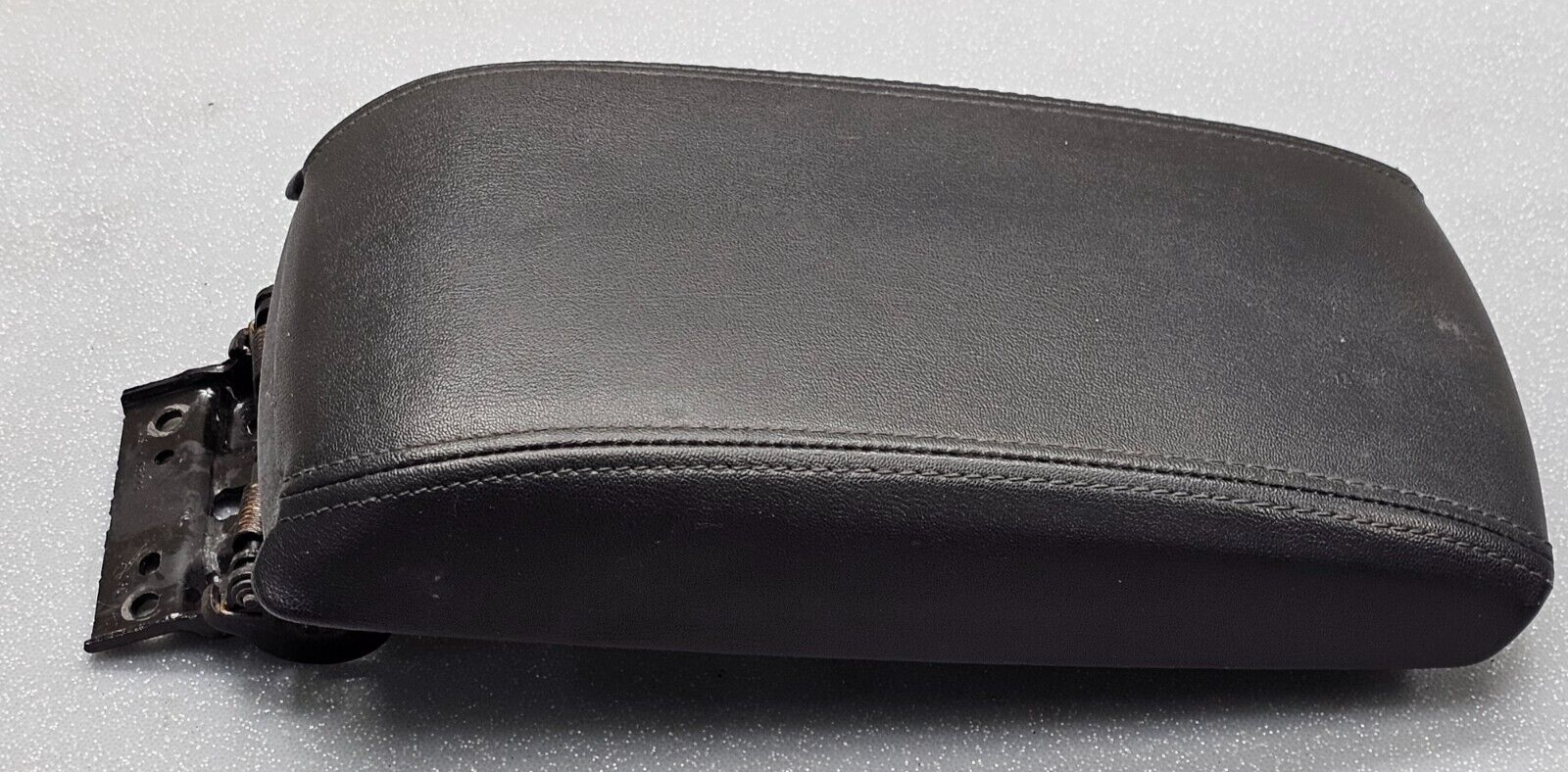 🔥09-13 Mazda 6 Center Console Leather Armrest Lid Top Pad Assembly Black OEM