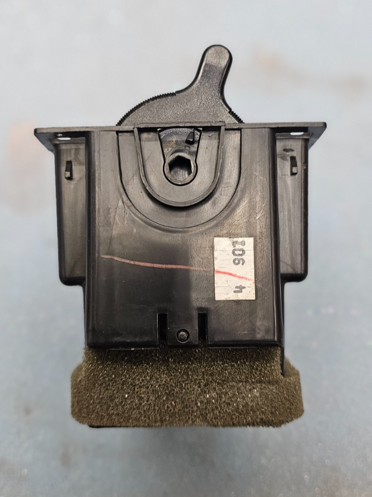 98-11 Grand Marquis Crown Victoria Dash Right Passenger AC Heater Air Vent Black