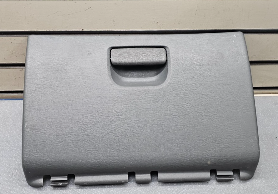 🔥01-07 CARAVAN TOWN COUNTRY VOYAGER DASH GLOVE BOX COMPARTMENT ASSEMBLY GRAY