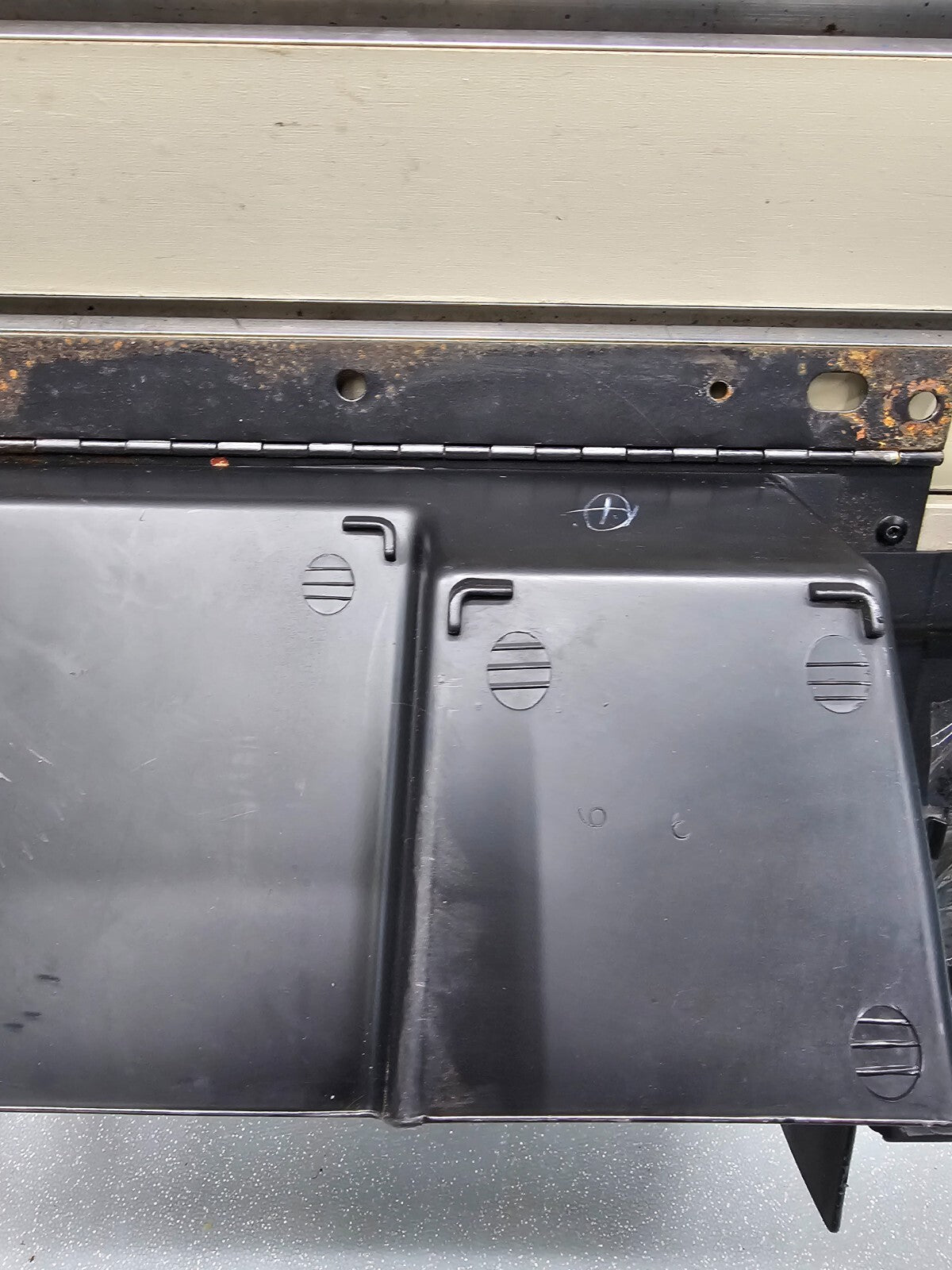 🔥99-06 Chevy SILVERADO SIERRA Dash GLOVE BOX Storage Compartment LIGHT GRAY G3