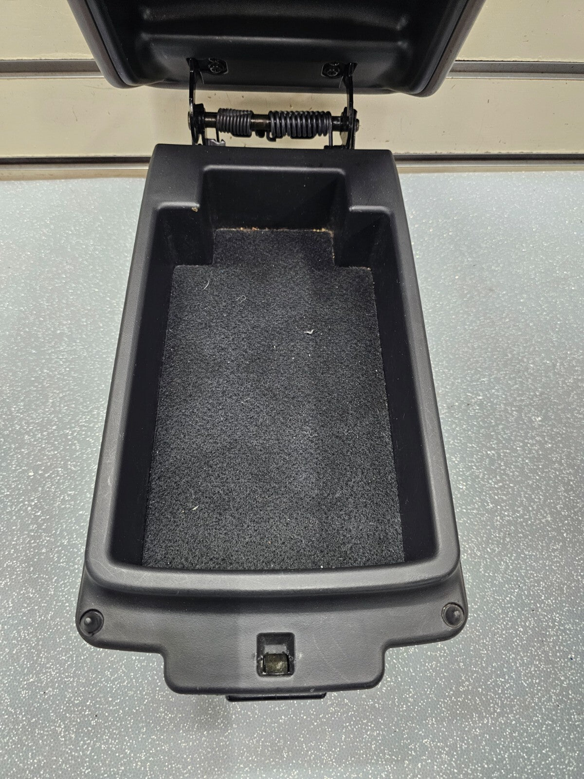 02-06 Toyota CAMRY Solara Center Console Armrest Storage Cover LEATHER GRAY L20