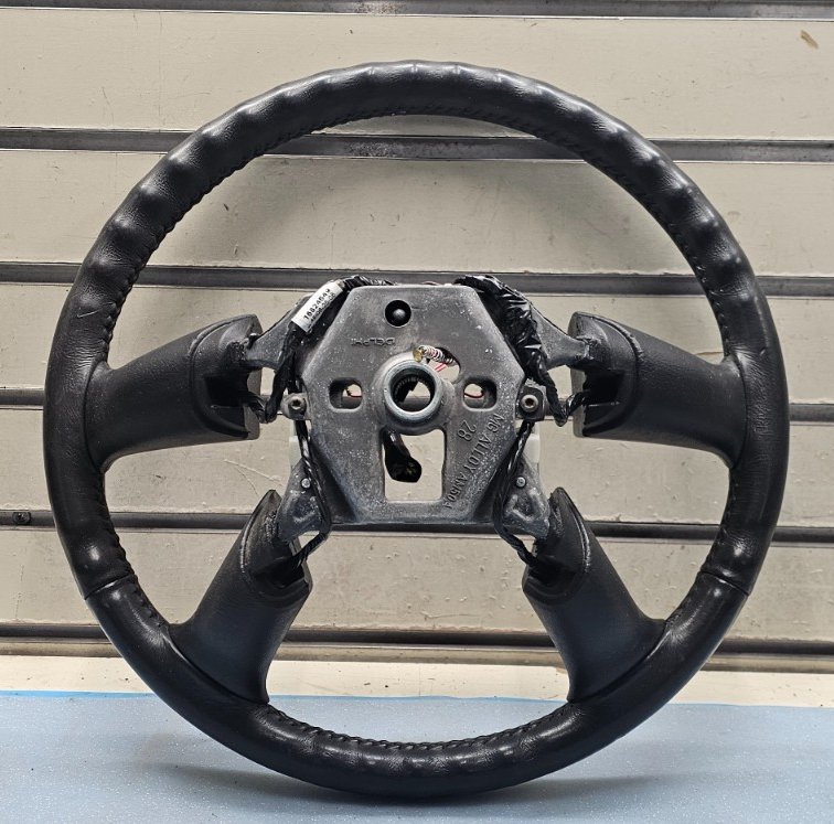 🔥03-06 SILVERADO SIERRA YUKON TAHOE SUBURBAN STEERING WHEEL LEATHER BLACK